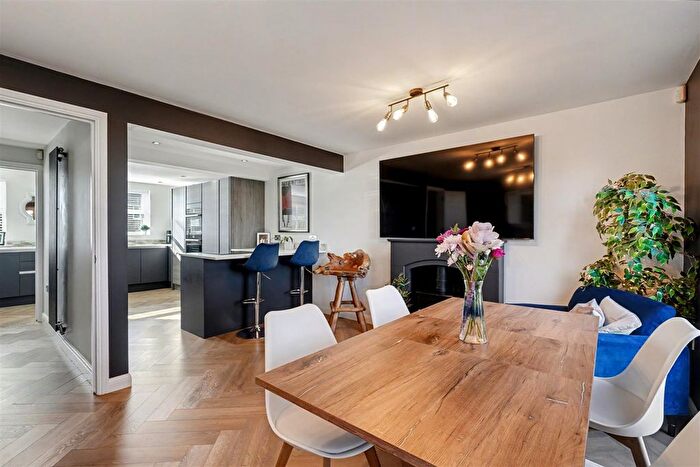 4 Bedroom Terraced House For Sale In Rotary Gardens, Gillingham, ME7