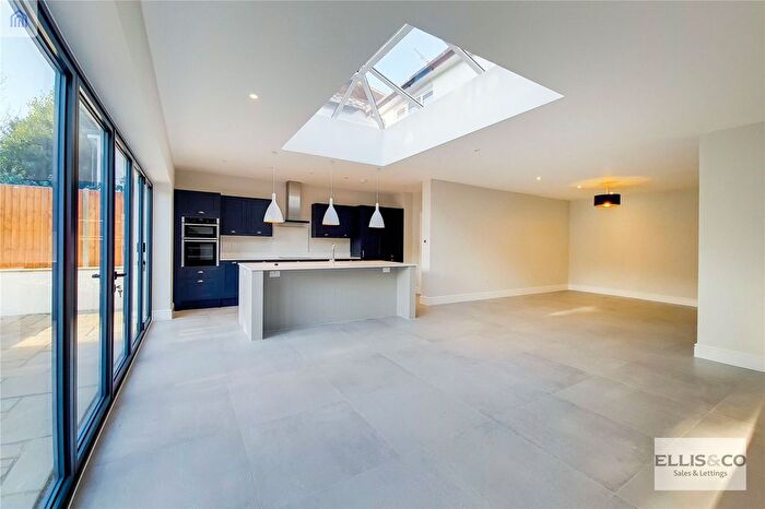 5 Bedroom Semi-Detached House To Rent In Park Chase, Wembley, HA9