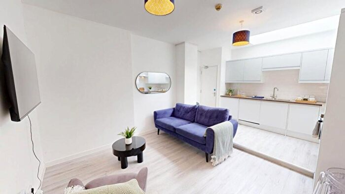 3 Bedroom Flat To Rent In /, Park Street, BS1