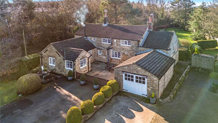 3 Bedroom Equestrian Facility For Sale In Buttersyke Bar, Pannal, Harrogate, HG3