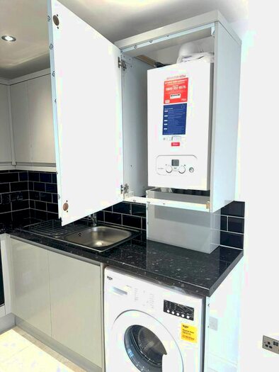 2 Bedroom Flat To Rent In Brisbane Road, Ilford, IG1