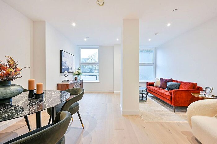 1 Bedroom Flat For Sale In Marlborough House, Chiswick, London, W4