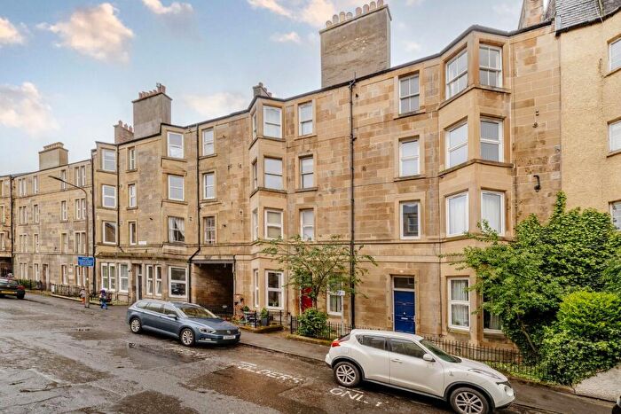 1 Bedroom Apartment For Sale In Caledonian Crescent, Edinburgh, EH11