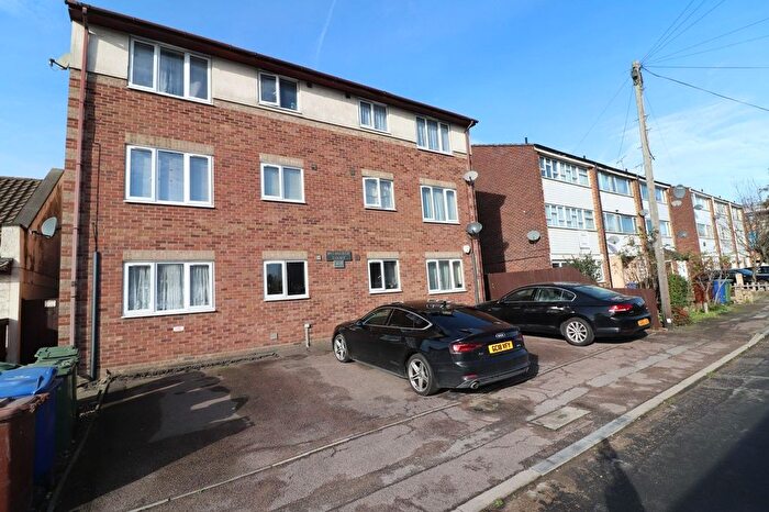 1 Bedroom Flat To Rent In Melbourne Court, Tilbury, RM18