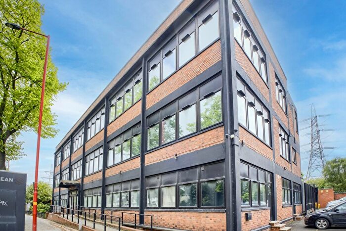 1 Bedroom Flat To Rent In Tomlinson House, Tyburn Road, B24