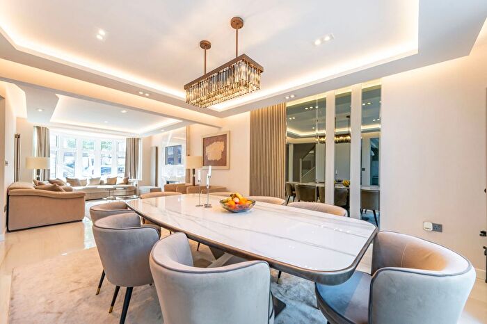 4 Bedroom Detached House For Sale In Helena Road, Dollis Hill, London, NW10