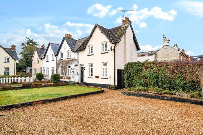 3 Bedroom End Terrace House For Sale In Alma Square, Farnborough, GU14