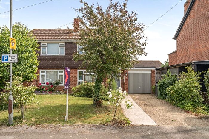 3 Bedroom Semi-Detached House For Sale In Hinton Road, Gloucester, Gloucestershire, GL1