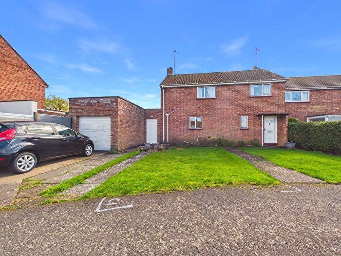 3 Bedroom Semi Detached House For Sale In Statfold Green, Warboys, PE28