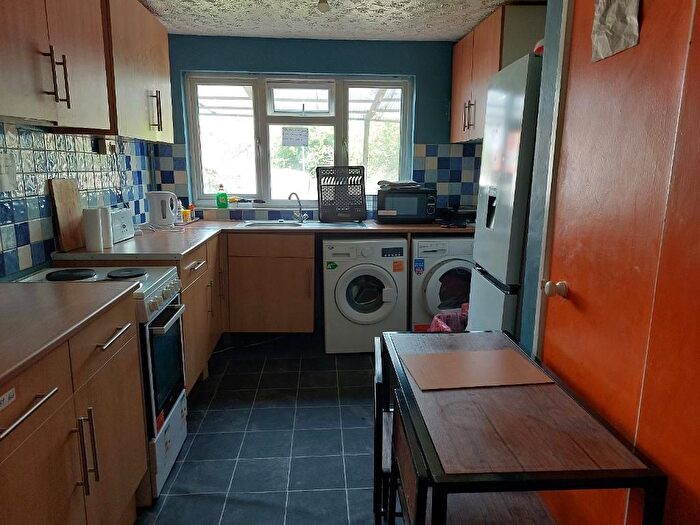 6 Bedroom Maisonette To Rent In Long Riding, Basildon, SS14