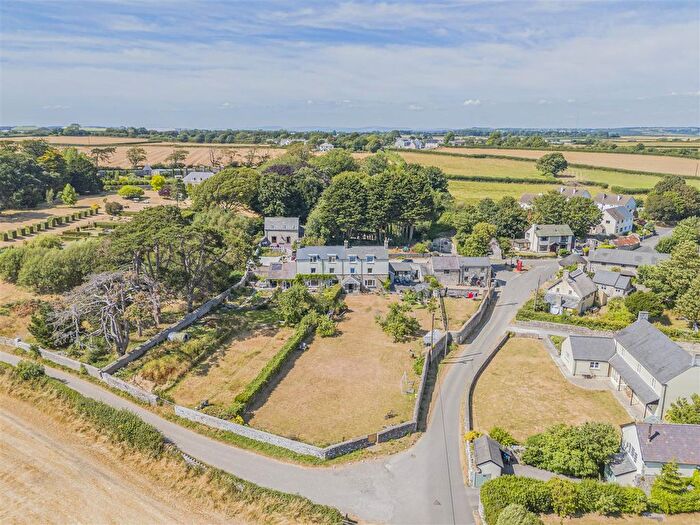 5 Bedroom Farmhouse For Sale In The Old Farmhouse, Gileston, CF62