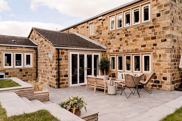 4 Bedroom Detached House For Sale In Headlands, Liversedge, WF15