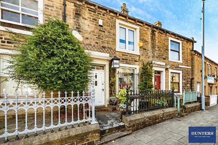 2 Bedroom Terraced House For Sale In King Cross Road, Halifax, HX1