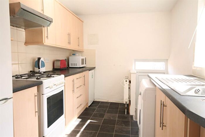 4 Bedroom Maisonette To Rent In Doncaster Road, Sandyford, NE2