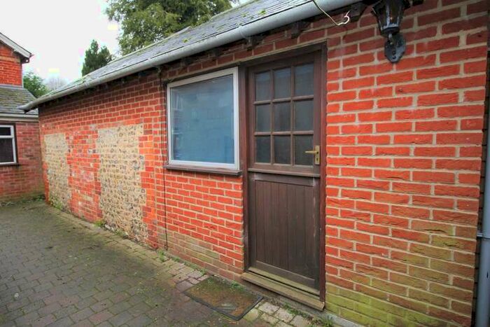 1 Bedroom Ground Maisonette Flat To Rent In Lymington Bottom Road, Medstead, GU34