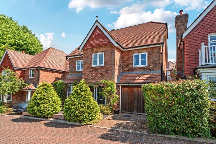5 Bedroom Detached House For Sale In Holland Park, Caterham, CR3