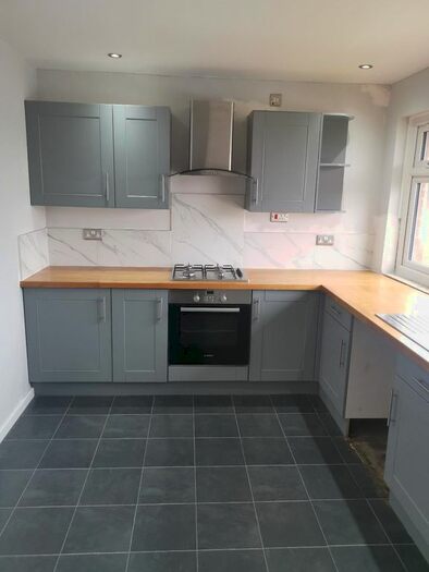 3 Bedroom Flat To Rent In Bishop Close, Cardiff CF14