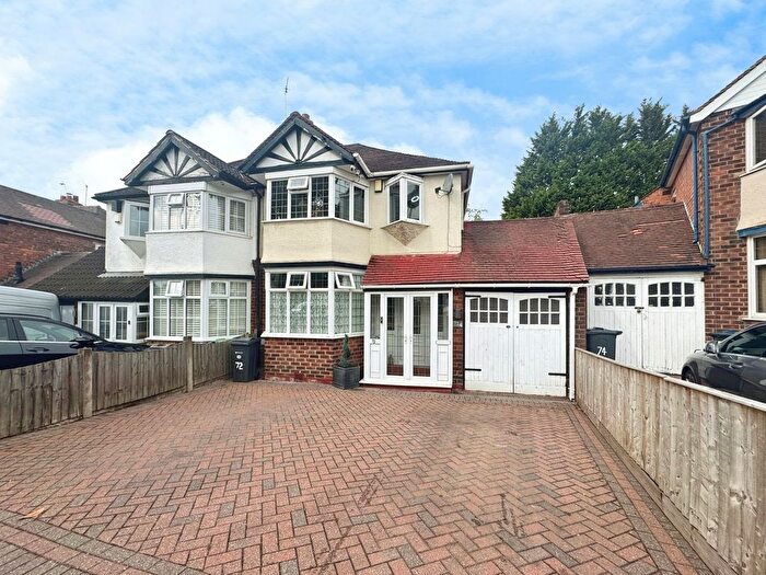 3 Bedroom Semi Detached House For Sale In Elmbridge Road, Birmingham, B44
