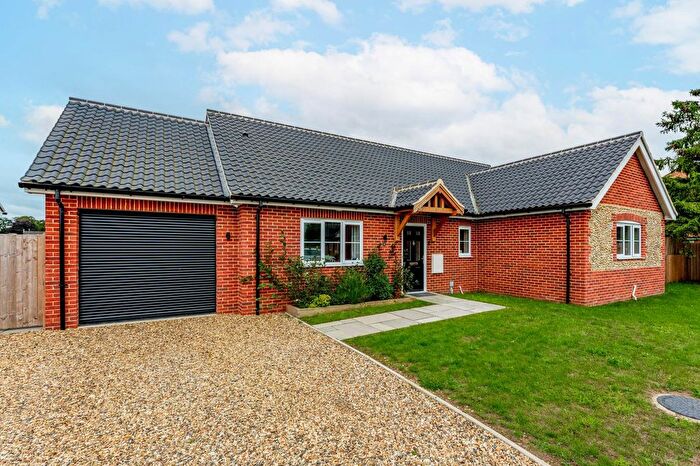 3 Bedroom Detached Bungalow For Sale In Fallowfield Loke, Shropham, NR17