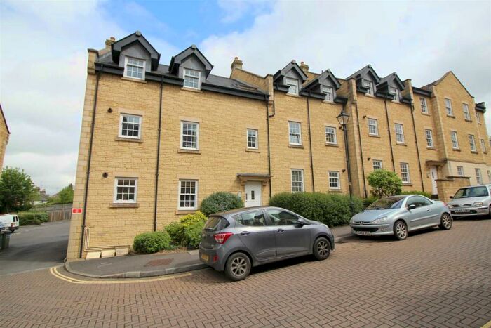 2 Bedroom Flat To Rent In Louise Rayner Place, Chippenham, SN15