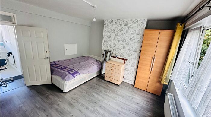 4 Bedroom Flat To Rent In Gernon Road, London, E3