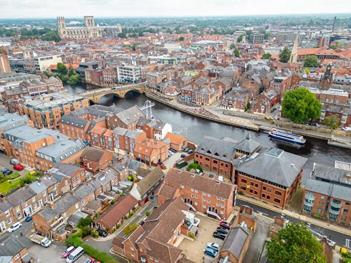 2 Bedroom End Of Terrace House To Rent In Albion Street, Skeldergate, York, YO1