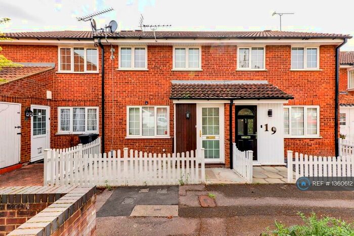 3 Bedroom Terraced House To Rent In Tarpan Way, Broxbourne, EN10