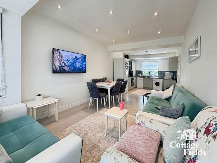 3 Bedroom Flat To Rent In Southbury Road, Enfield, EN1