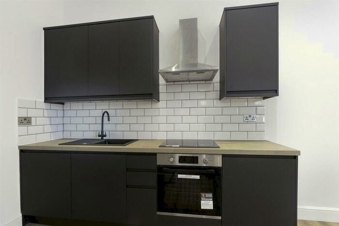 Apartment To Rent In Downs Road, London, E5