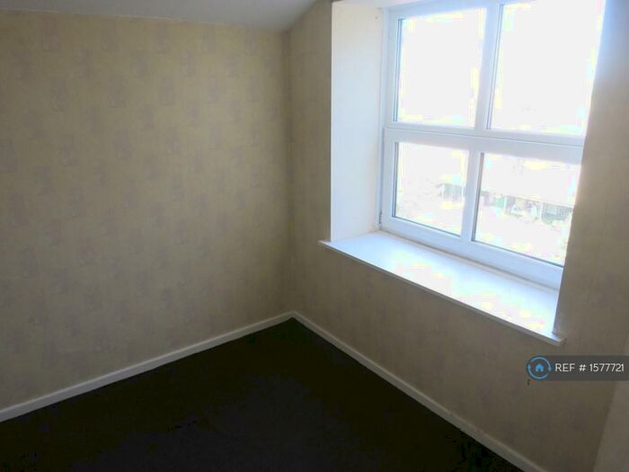 2 Bedroom Flat To Rent In Guy Street, Padiham, Burnley, BB12