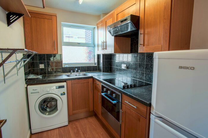 2 Bedroom Apartment To Rent In Josephs Road, Guildford, GU1