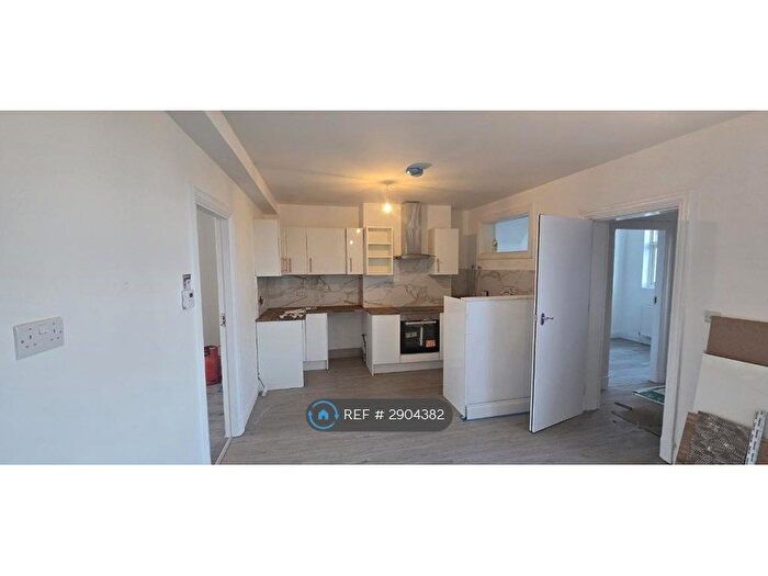 3 Bedroom Flat To Rent In Burnt Oak Broadway, Edgware, HA8