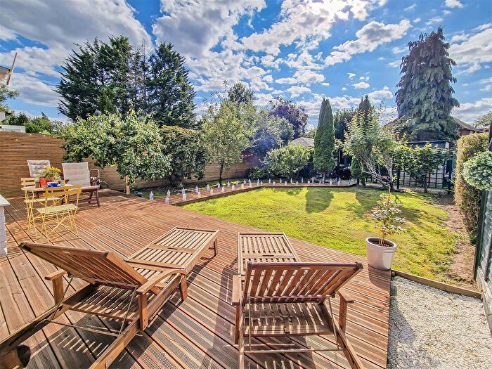 2 Bedroom Semi-Detached House For Sale In West Crescent, Windsor, SL4