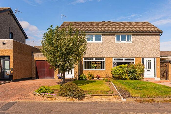 2 Bedroom Semi-Detached Villa For Sale In Wishart Avenue, Bonnyrigg, EH19