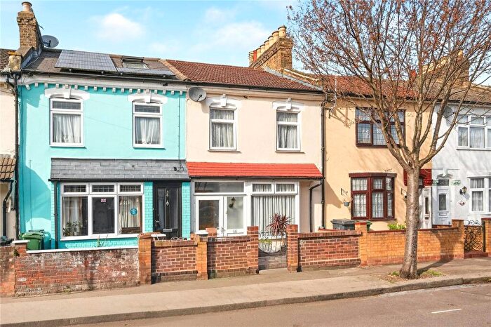 3 Bedroom Terraced House For Sale In Melford Road, Walthamstow, London, E17