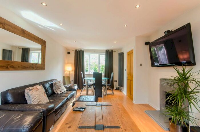 3 Bedroom Terraced House To Rent In Vernon Avenue, Raynes Park, London, SW20