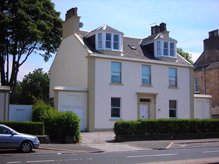 3 Bedroom Flat To Rent In Renfrew Road, Paisley, PA3