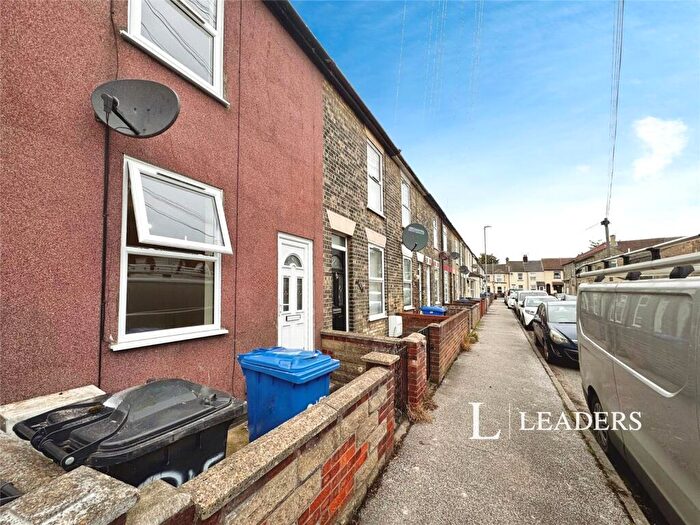 3 Bedroom Terraced House To Rent In Raglan Street, NR32