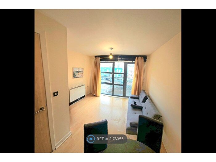 2 Bedroom Flat To Rent In Trippet Lane, Sheffield, S1
