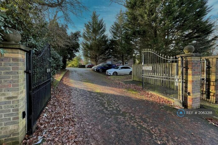 3 Bedroom Flat To Rent In Brecon Heights, Crawley, RH11