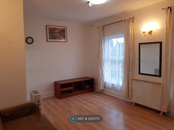 1 Bedroom Flat To Rent In A Wallwood Rd, London, E11