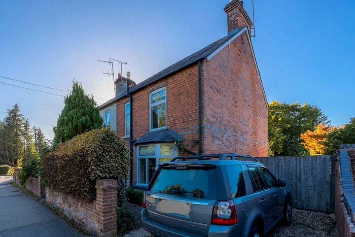 2 Bedroom Terraced House To Rent In Andover Road, Newbury, RG14