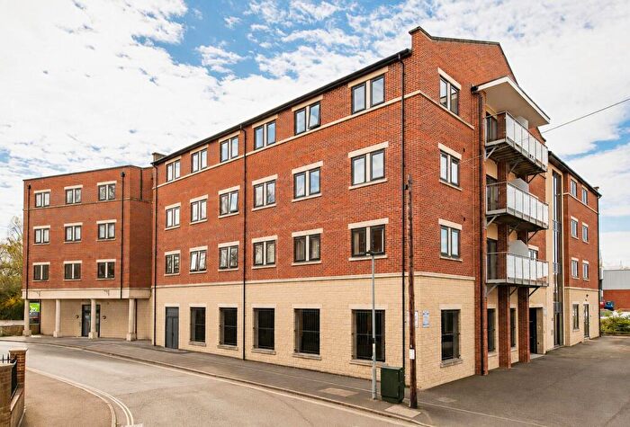 2 Bedroom Flat For Sale In Court Street, Trowbridge, BA14