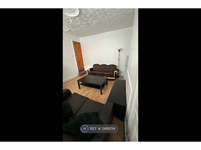 2 Bedroom Terraced House To Rent In Autumn Grove, Leeds, LS6