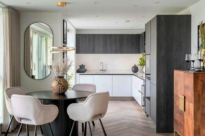 2 Bedroom Apartment For Sale In The Lakes, Channels, CM3