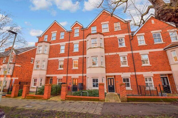1 Bedroom Apartment To Rent In Warwick Avenue, Poets Area, Bedford, MK40