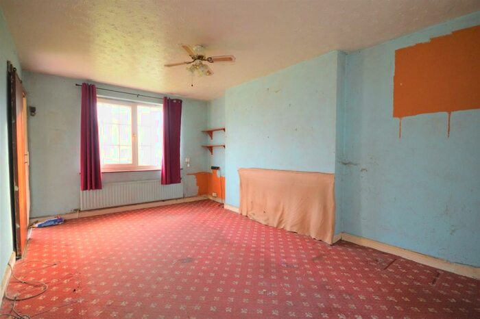 3 Bedroom Semi-Detached House For Sale In Wheatsheaf Close, Wrabness, Manningtree, CO11