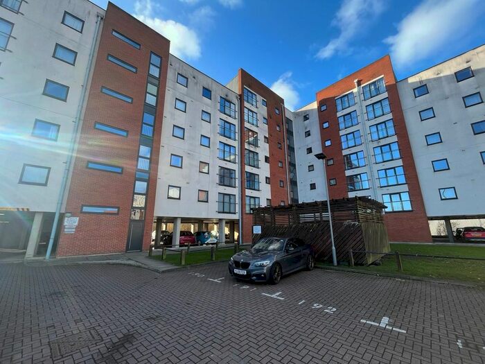 2 Bedroom Flat To Rent In Ladywell Point, Salford, M50