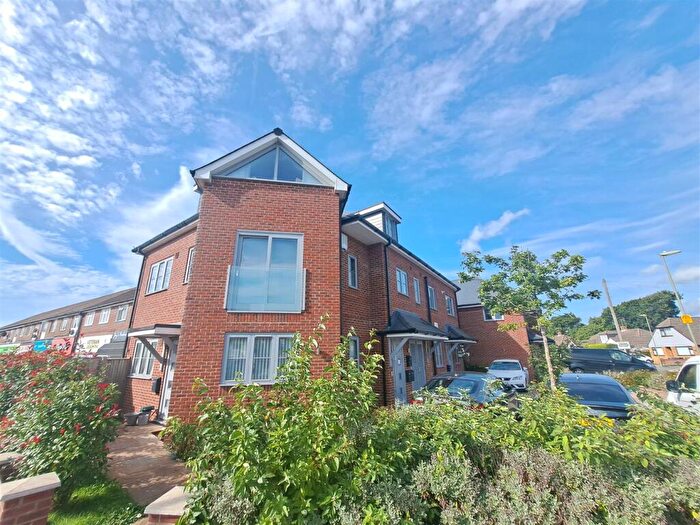 2 Bedroom Apartment For Sale In Chapel Court, Pyrford Close, Waterlooville, PO7