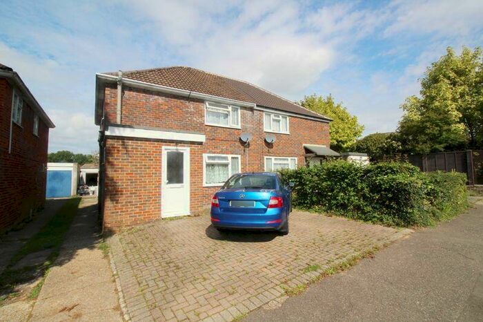 4 Bedroom Semi-Detached House To Rent In Crossways, Crawley, RH10